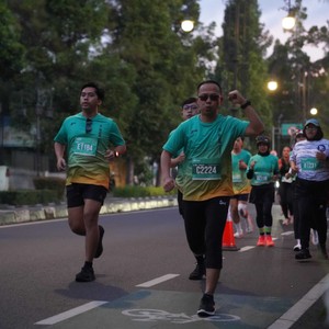 Race photo from BAUR RUN 2025