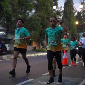 Race photo from BAUR RUN 2025