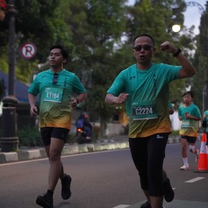 Race photo from BAUR RUN 2025