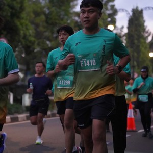 Race photo from BAUR RUN 2025