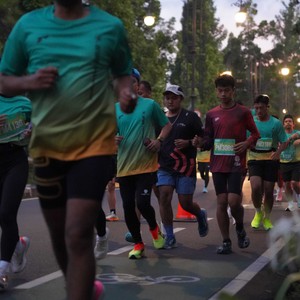 Race photo from BAUR RUN 2025
