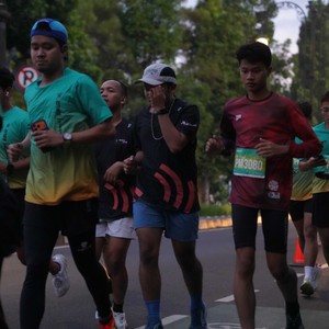 Race photo from BAUR RUN 2025