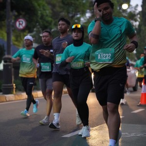 Race photo from BAUR RUN 2025