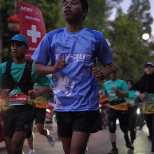 Race photo from BAUR RUN 2025