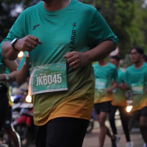 Race photo from BAUR RUN 2025
