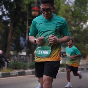 Race photo from BAUR RUN 2025