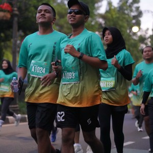 Race photo from BAUR RUN 2025