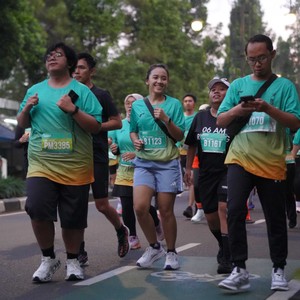Race photo from BAUR RUN 2025