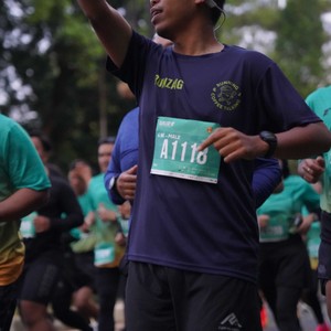 Race photo from BAUR RUN 2025