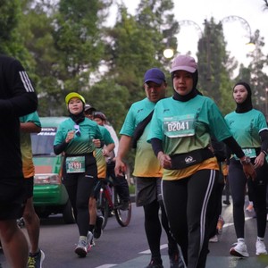 Race photo from BAUR RUN 2025