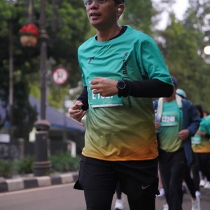 Race photo from BAUR RUN 2025