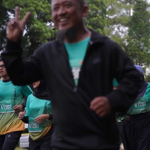 Race photo from BAUR RUN 2025