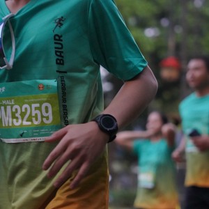 Race photo from BAUR RUN 2025