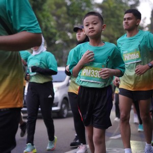 Race photo from BAUR RUN 2025