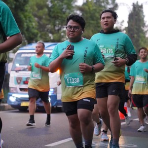 Race photo from BAUR RUN 2025