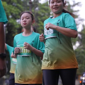 Race photo from BAUR RUN 2025