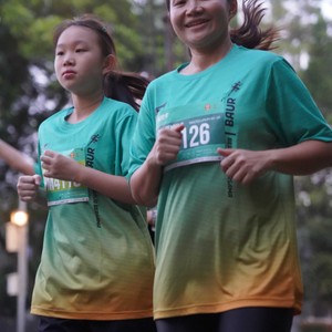 Race photo from BAUR RUN 2025