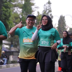 Race photo from BAUR RUN 2025