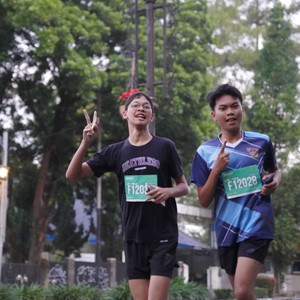 Race photo from BAUR RUN 2025