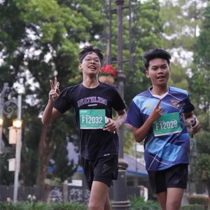 Race photo from BAUR RUN 2025