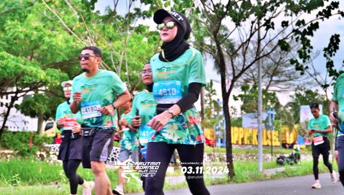Race photo from Arutmin Borneo Run 2024