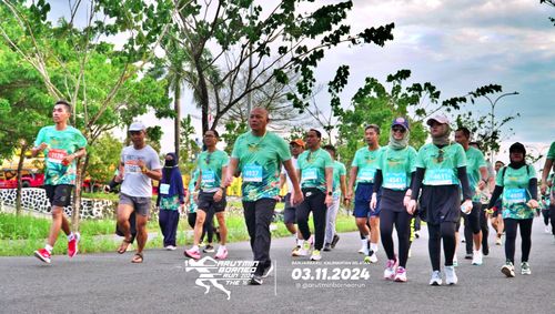 Race photo from Arutmin Borneo Run 2024
