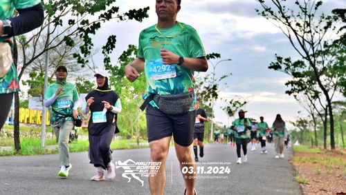 Race photo from Arutmin Borneo Run 2024
