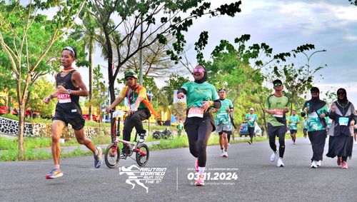 Race photo from Arutmin Borneo Run 2024