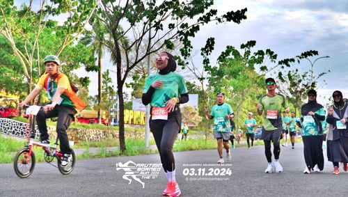 Race photo from Arutmin Borneo Run 2024