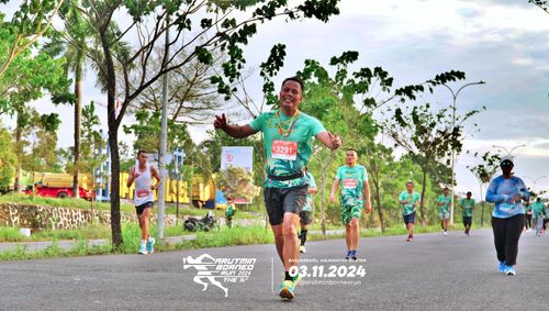 Race photo from Arutmin Borneo Run 2024
