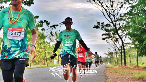 Race photo from Arutmin Borneo Run 2024