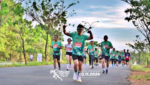 Race photo from Arutmin Borneo Run 2024