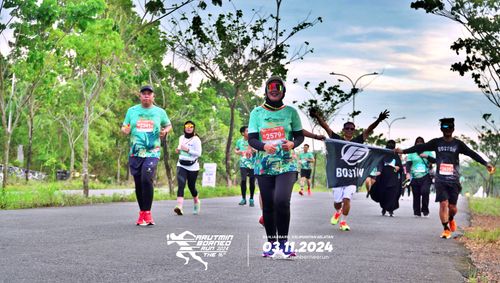 Race photo from Arutmin Borneo Run 2024