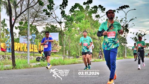 Race photo from Arutmin Borneo Run 2024