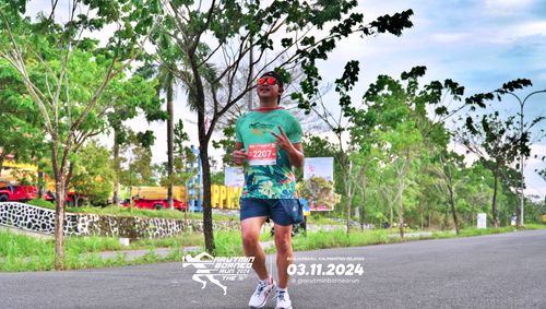 Race photo from Arutmin Borneo Run 2024