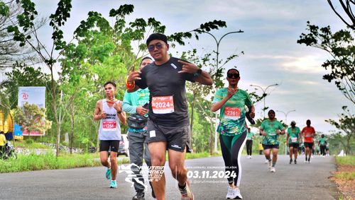 Race photo from Arutmin Borneo Run 2024
