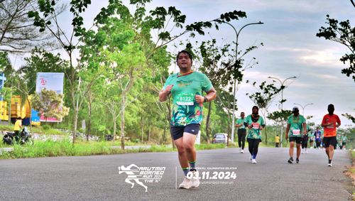 Race photo from Arutmin Borneo Run 2024