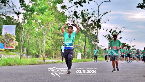Race photo from Arutmin Borneo Run 2024