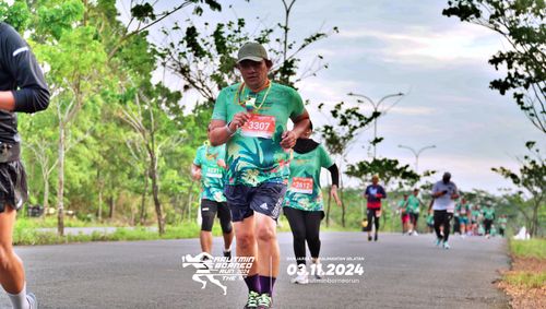 Race photo from Arutmin Borneo Run 2024
