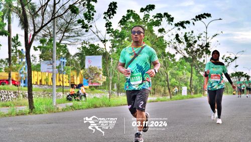 Race photo from Arutmin Borneo Run 2024