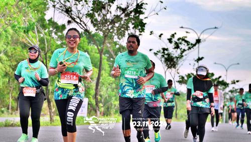 Race photo from Arutmin Borneo Run 2024