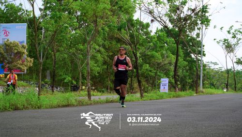 Race photo from Arutmin Borneo Run 2024
