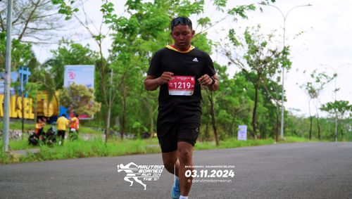 Race photo from Arutmin Borneo Run 2024