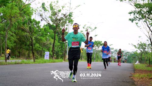 Race photo from Arutmin Borneo Run 2024