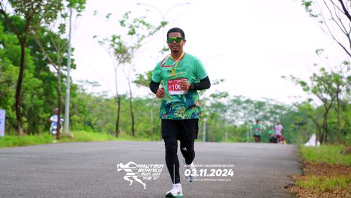 Race photo from Arutmin Borneo Run 2024