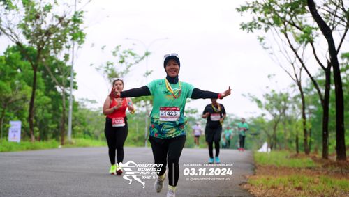 Race photo from Arutmin Borneo Run 2024