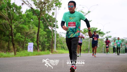 Race photo from Arutmin Borneo Run 2024