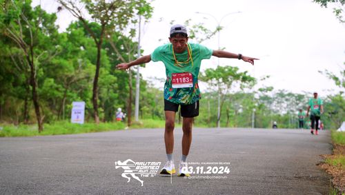 Race photo from Arutmin Borneo Run 2024
