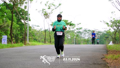 Race photo from Arutmin Borneo Run 2024