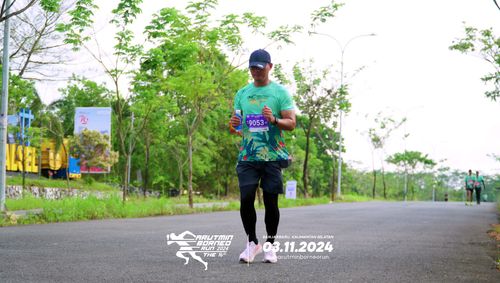 Race photo from Arutmin Borneo Run 2024